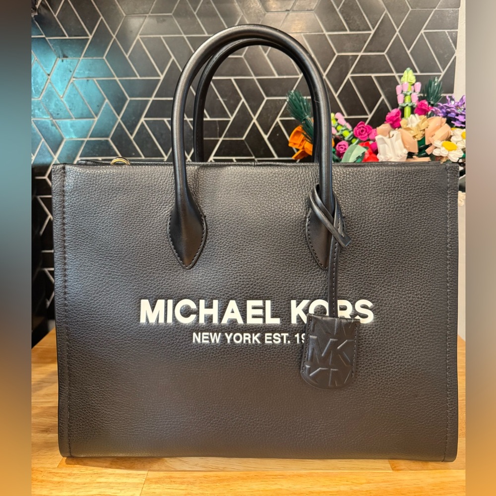 Michael Kors Black Leather Briefcase Sleek Design